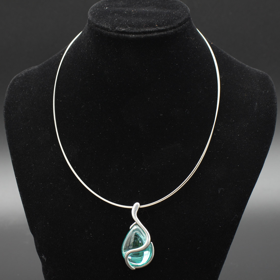 Colliers et bracelet bleu-vert Bon état - Vue 7 - 